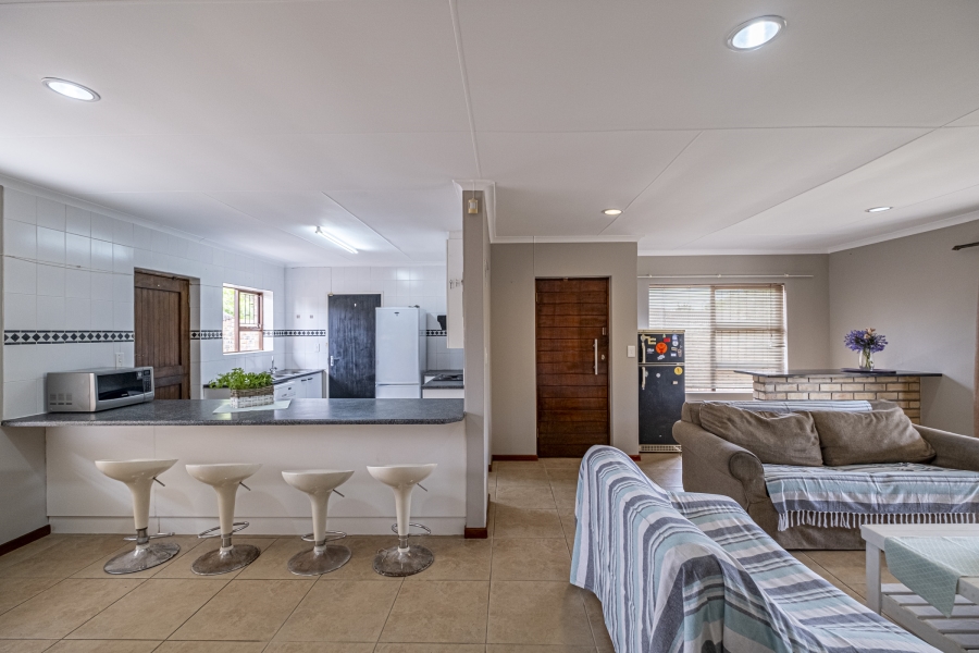 To Let 3 Bedroom Property for Rent in Summerstrand Eastern Cape